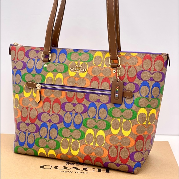 Coach Gallery Tote In Rainbow Signature Canvas - Picture 2 of 12